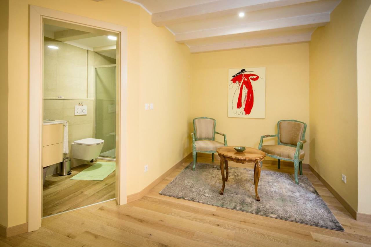 Residence C&S Ровінь Екстер'єр фото
