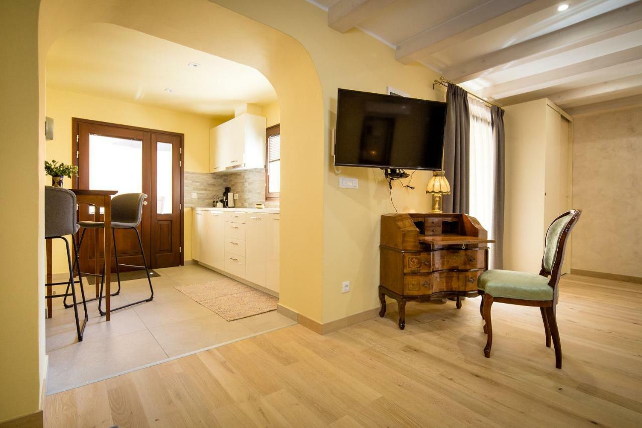 Residence C&S Ровінь Екстер'єр фото